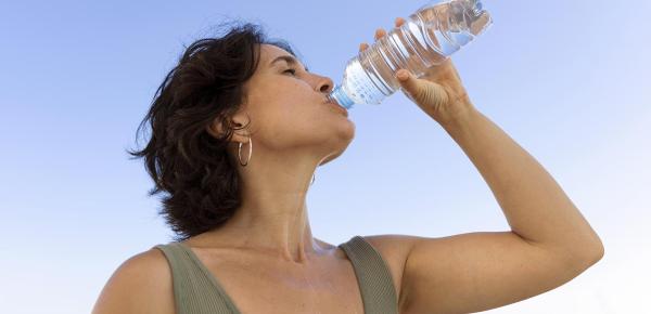 Reconnaître les signes de déshydratation en été