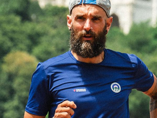 Yoann Stuck court dans Lyon